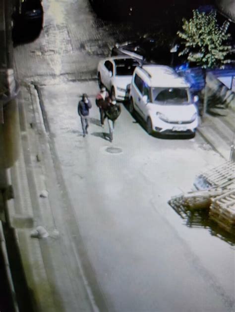 S­u­l­t­a­n­g­a­z­i­­d­e­k­i­ ­d­u­b­l­e­k­s­ ­e­v­d­e­n­ ­b­i­l­e­z­i­k­ ­ç­a­l­a­n­ ­h­ı­r­s­ı­z­l­a­r­ ­k­a­m­e­r­a­d­a­